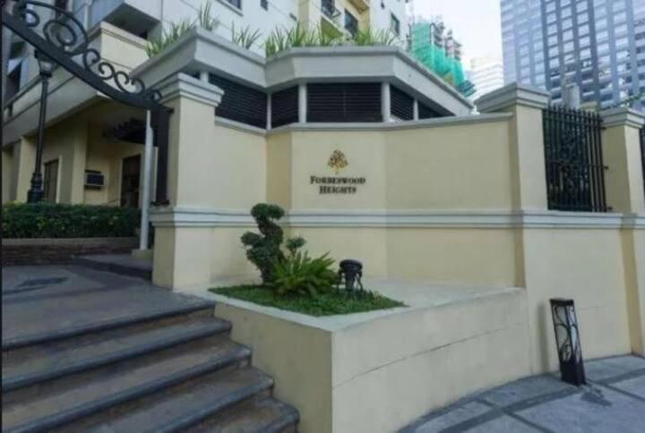 Spacious 1 Bedroom Unit Forbeswood Heights Taguig Extérieur photo